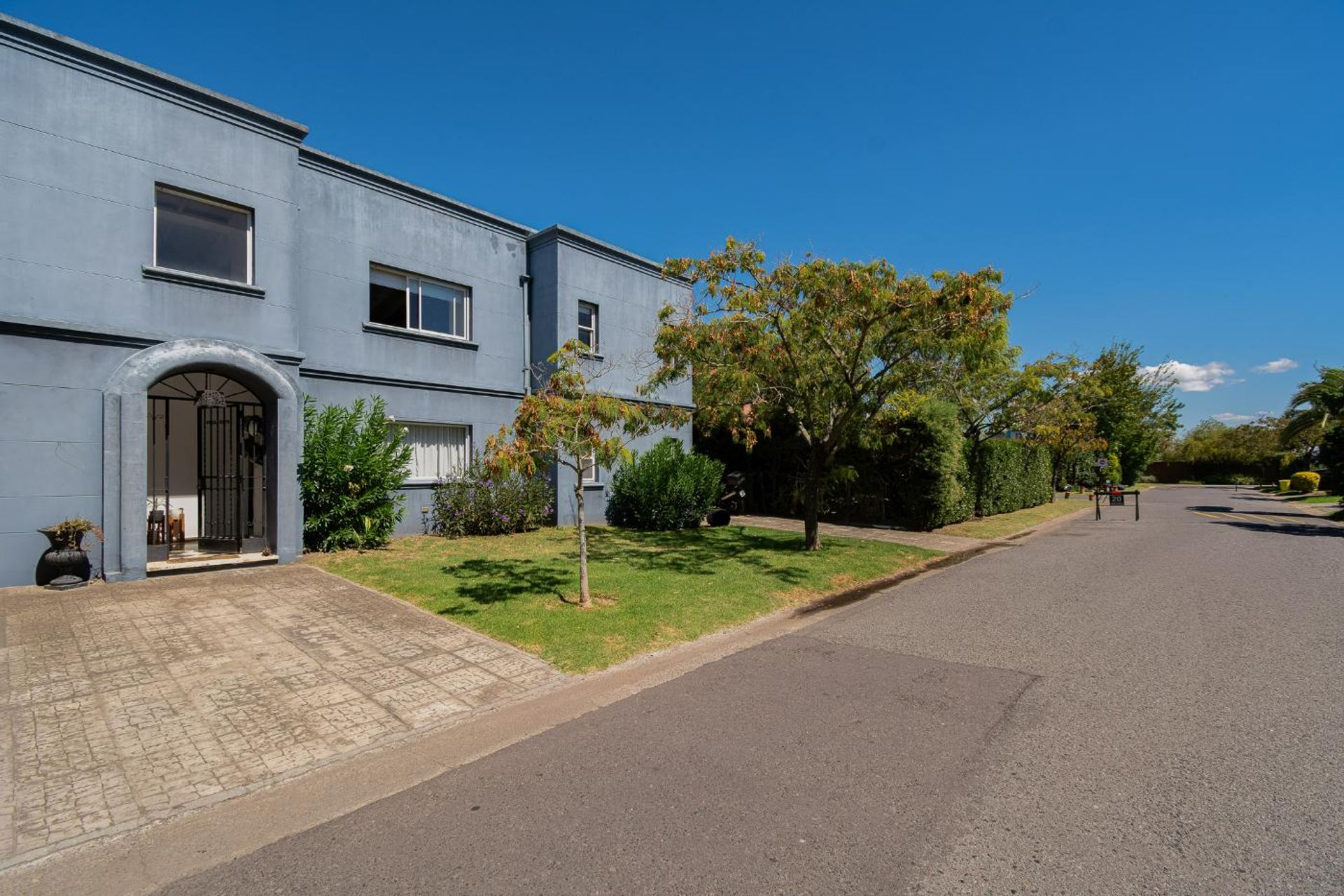 Venta Casa 5 Amb Suite Pb Barrio Tres Horquetas