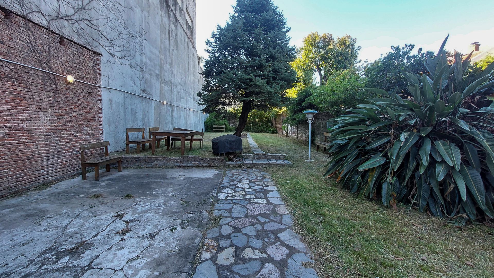 For Rent House Large Lot With Garden – Florida