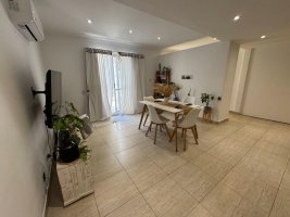 For Sale Penthouse Apartment 1‑bedroom in Munro Credit