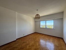 Opportunity in San Fernando – 2‑bedroom bright