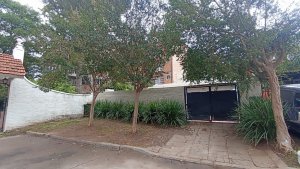 House 1‑bedroom For Sale Olivos with Garden Pool Garage
