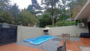 House 1‑bedroom For Sale Olivos with Garden Pool Garage