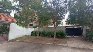 House 1‑bedroom For Sale Olivos with Garden Pool Garage