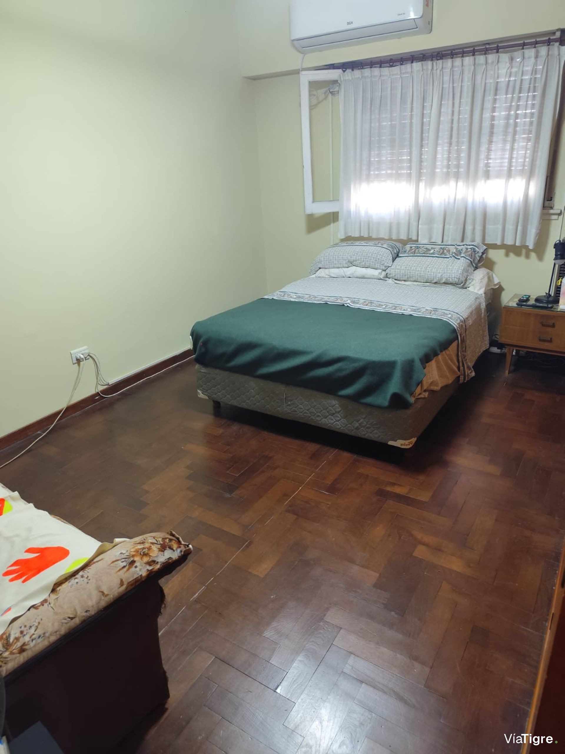 Venta Casa 5 Amb.munro, 4 Dormitorios, Coch,Patio