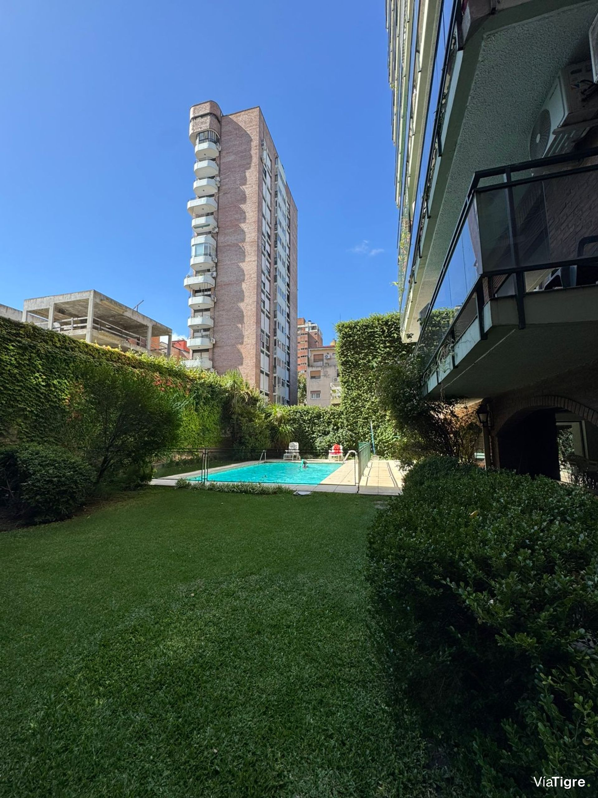 Venta Dpto 3 Amb. Con Balcón + 2 Cocheras-Martinez