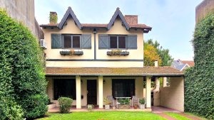 For Sale House 3‑bedroom La Horqueta Garden and Pool