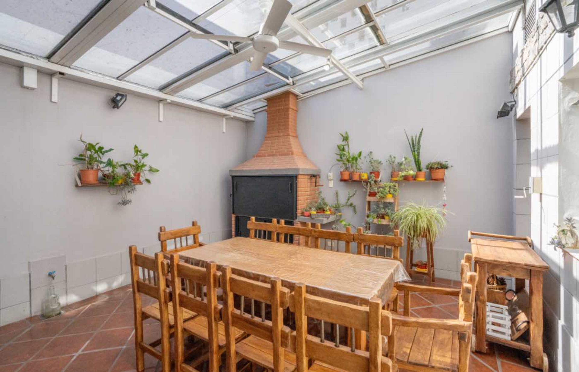 House 4‑bedroom patio/barbecue for sale in Florida Este