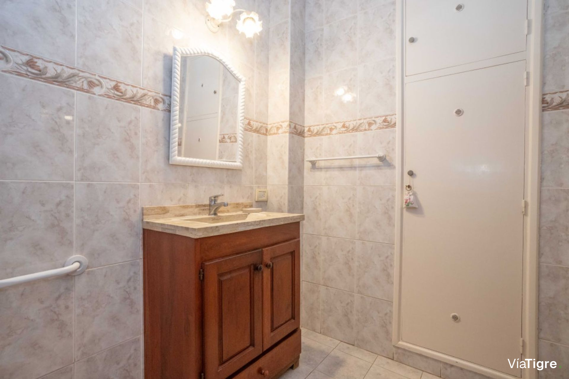 Casa 5 amb patio/parrilla en venta en Florida Este
