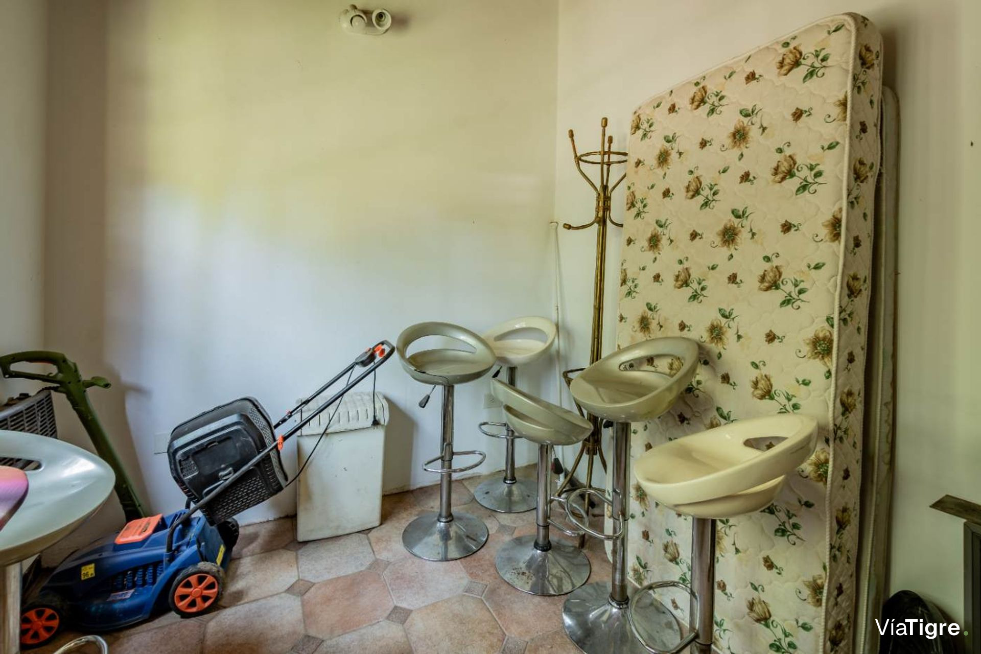 Casa 6 ambientes Garage Pileta Quincho Beccar