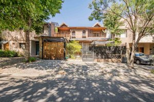 House 5‑bedroom Garage Pool BBQ Beccar