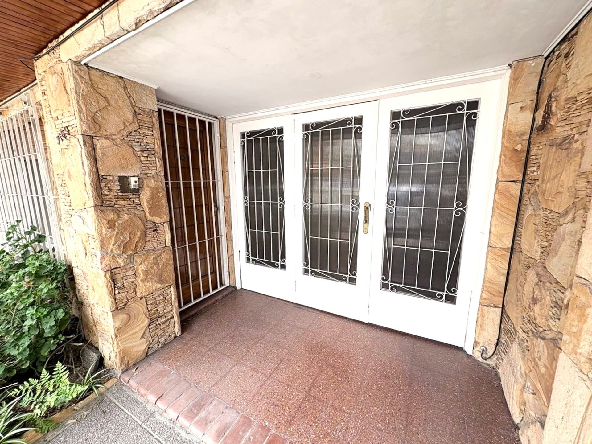 Casa 4 Ambientes Venta Olivos A Modernizar