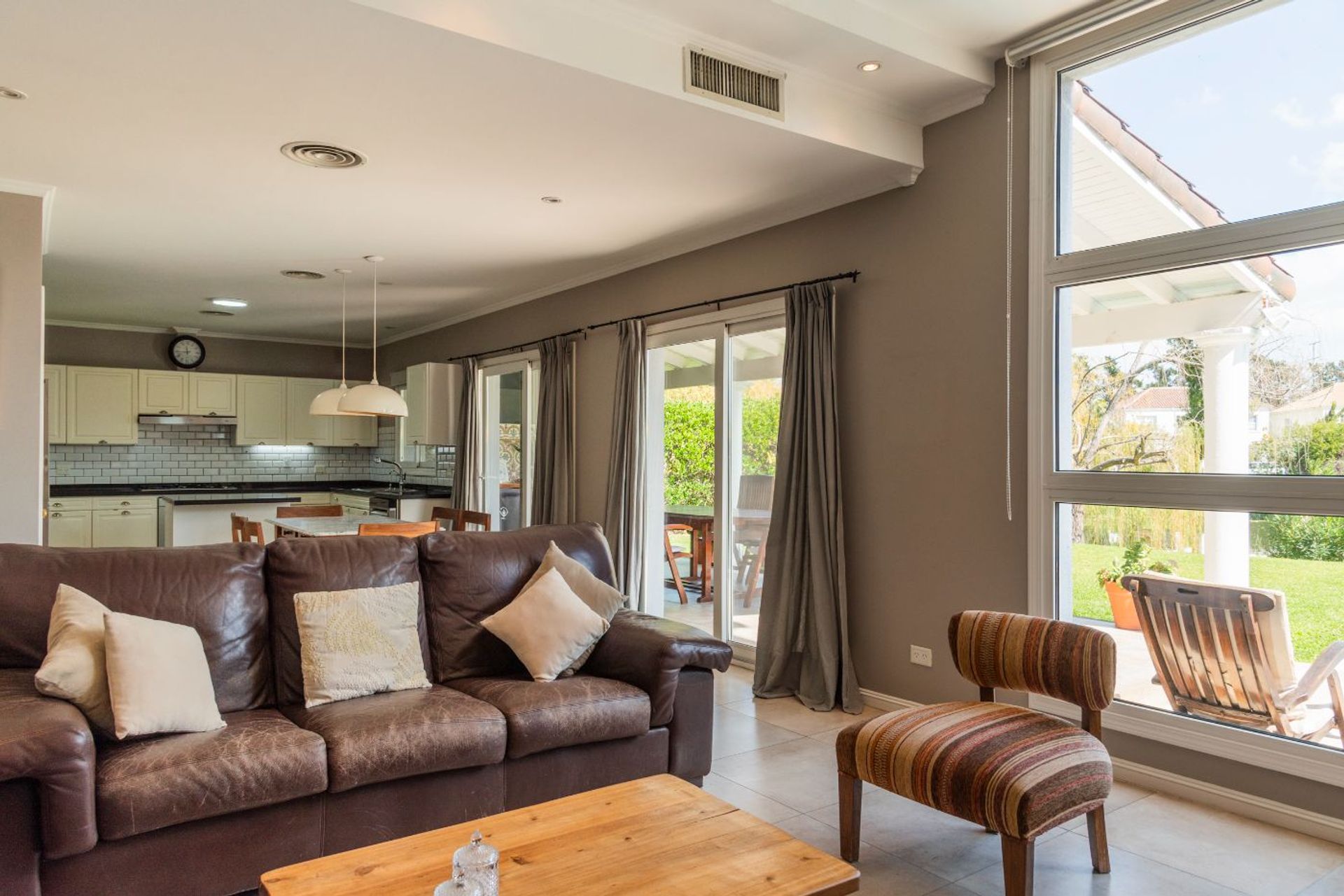 Casa En Venta Al Lago En Nordelta