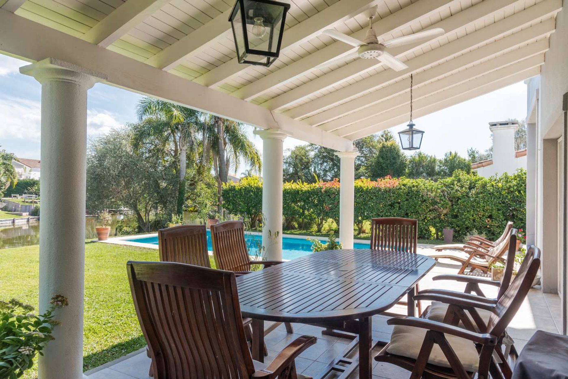 Casa En Venta Al Lago En Nordelta