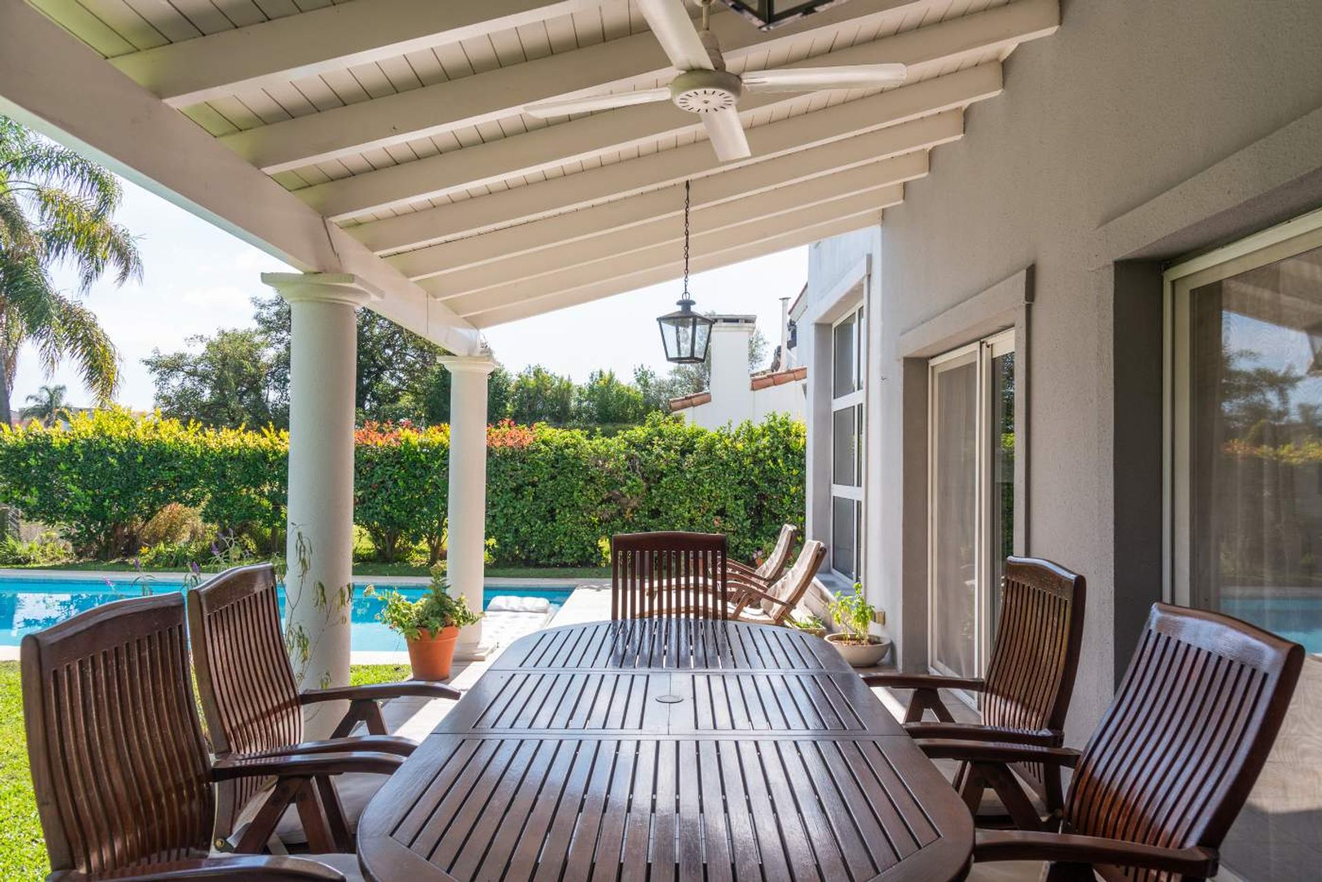 Casa En Venta Al Lago En Nordelta