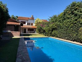 Sale house 4‑bedroom with garden parking Lomas de San Isidro