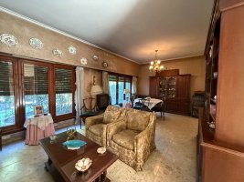 Sale house 4‑bedroom with garden parking Lomas de San Isidro