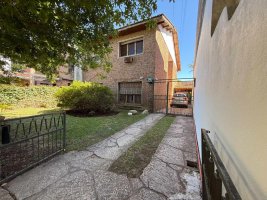 Sale house 4‑bedroom with garden parking Lomas de San Isidro