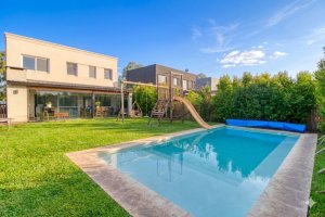 Casa En Venta Vilamarina 1 - Al Rio Y Con Amarra