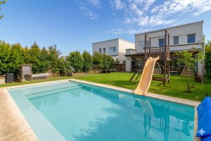 Casa En Venta Vilamarina 1 - Al Rio Y Con Amarra