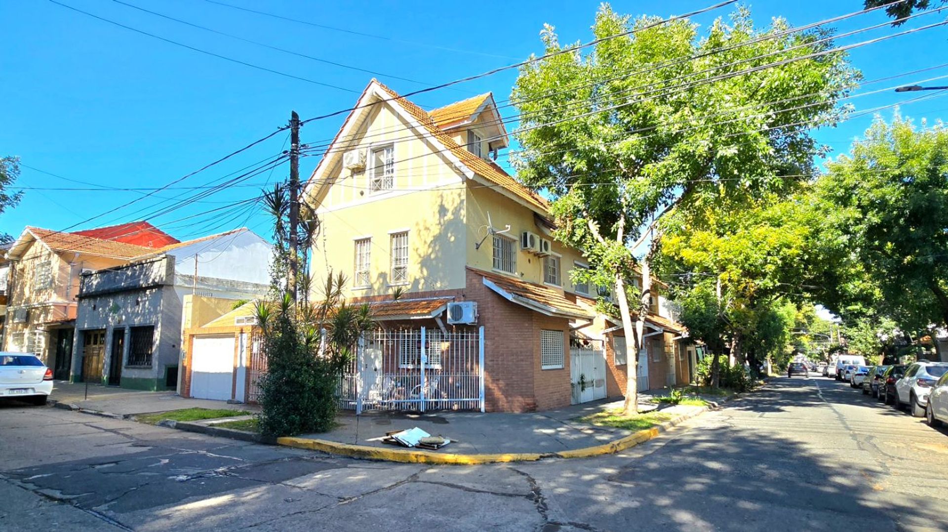 For Sale Triplex 2‑bedroom Olivos‑cocher‑patio‑bright