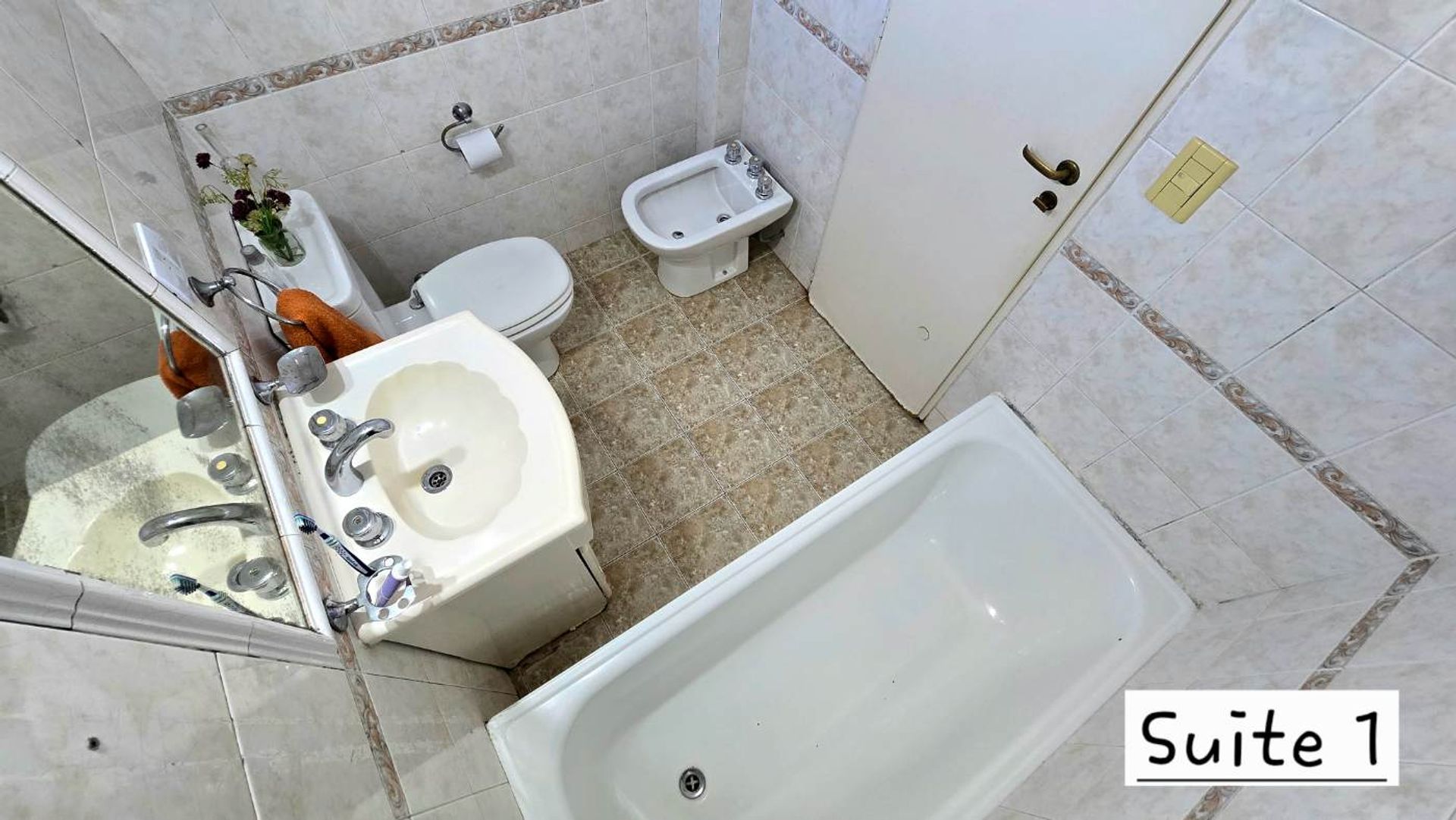 VENTA Triplex 2 Dorm. Olivos-cocher-patio-Luminoso