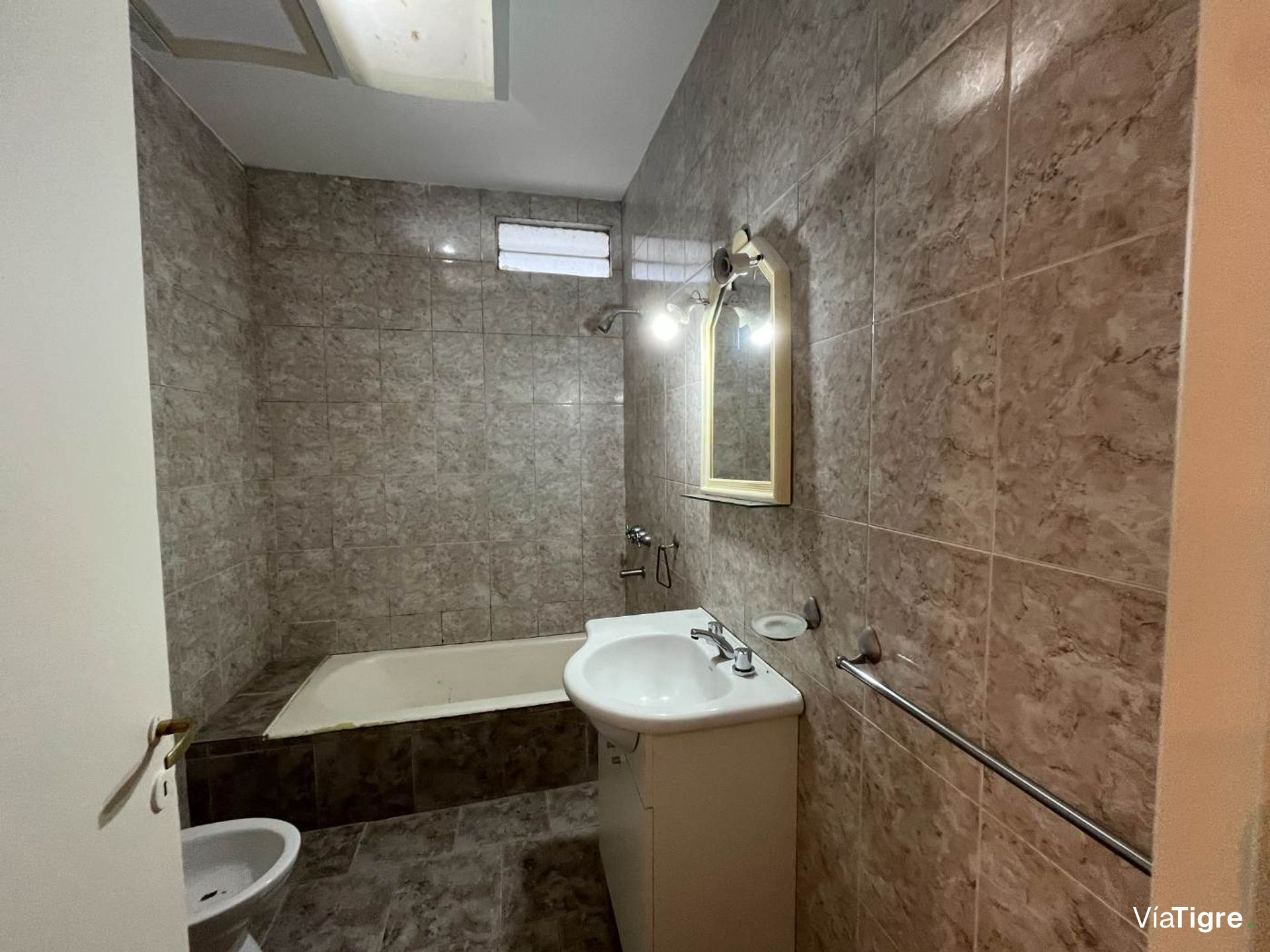 Venta casa en Parque Cisneros PERMUTA FINANCIA