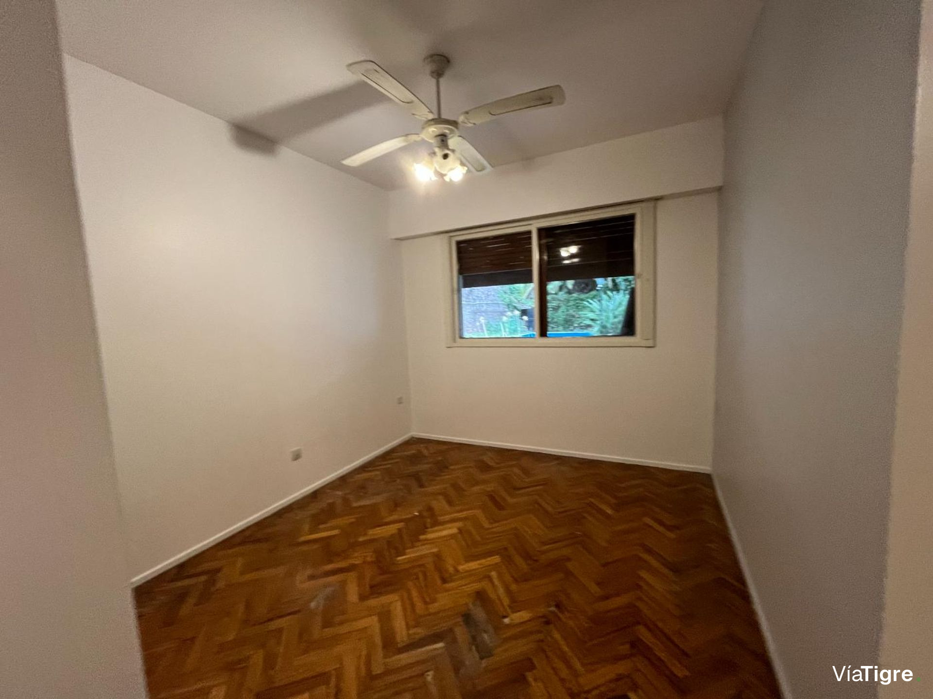 Venta casa en Parque Cisneros PERMUTA FINANCIA