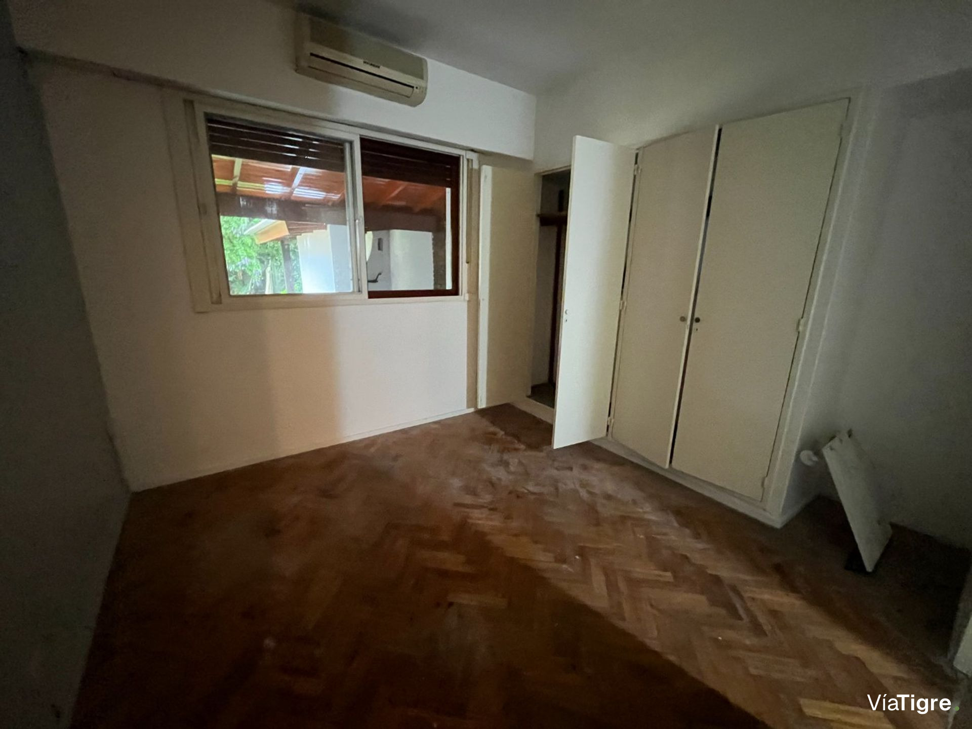 Venta casa en Parque Cisneros PERMUTA FINANCIA
