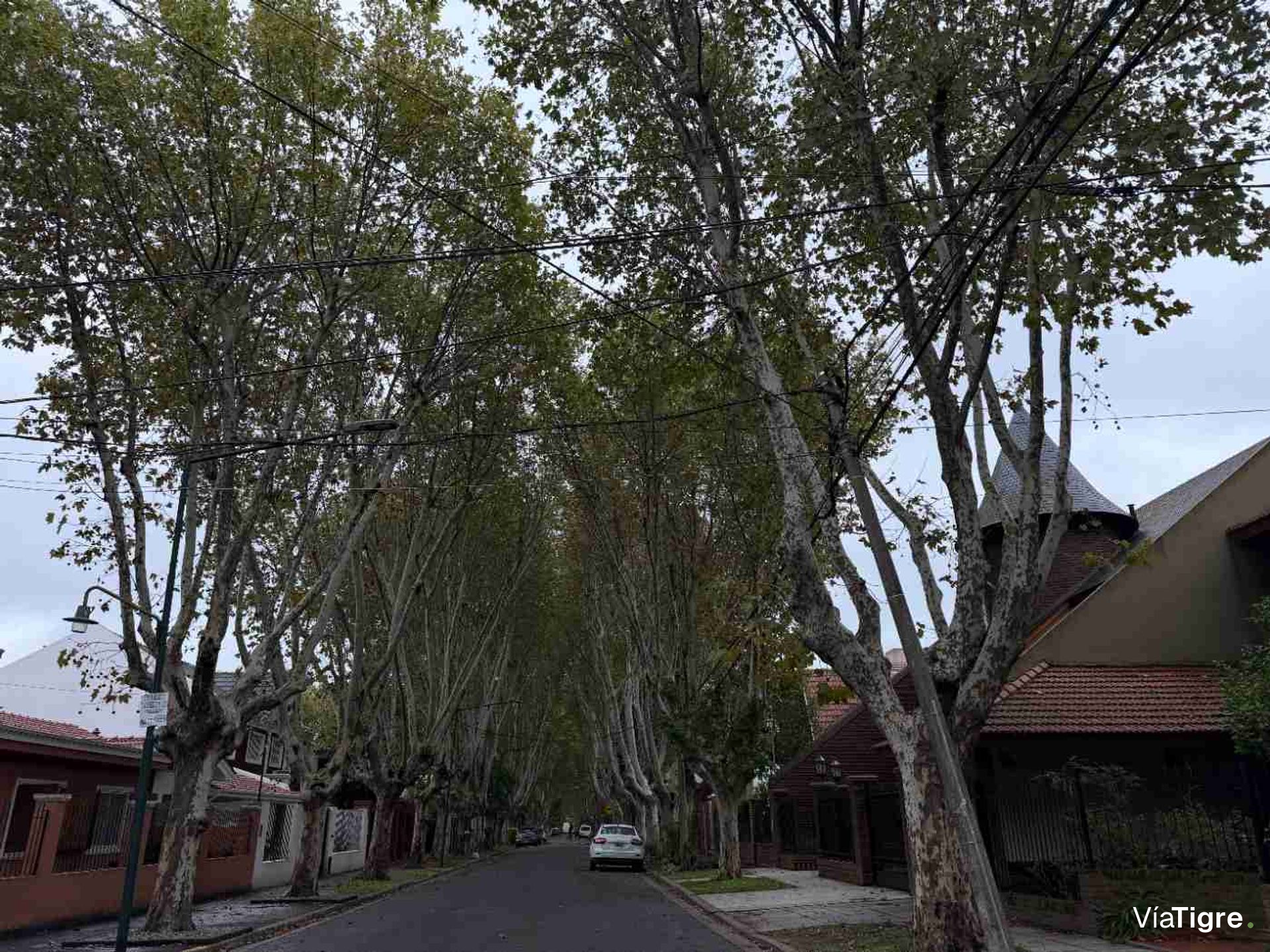 Venta casa en Parque Cisneros PERMUTA FINANCIA