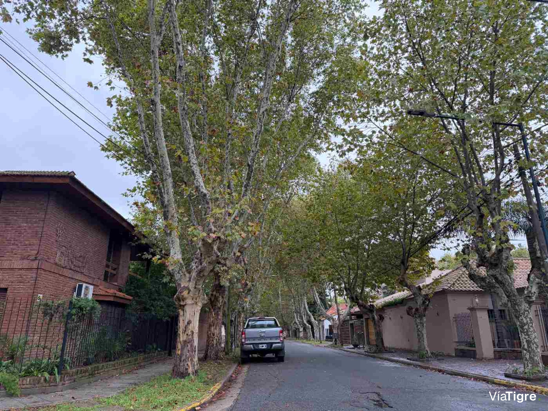 Venta casa en Parque Cisneros PERMUTA FINANCIA