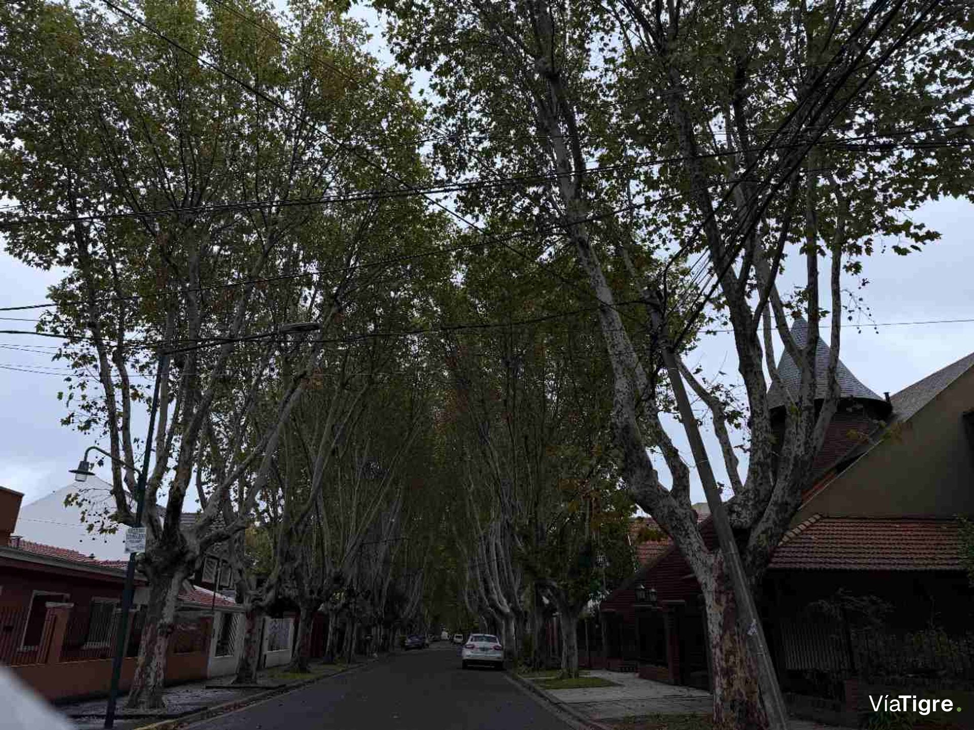 Venta casa en Parque Cisneros PERMUTA FINANCIA