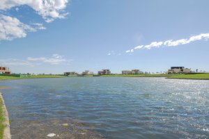 Venta casa al LAGO en Los Puentes -Nordelta-Tigre