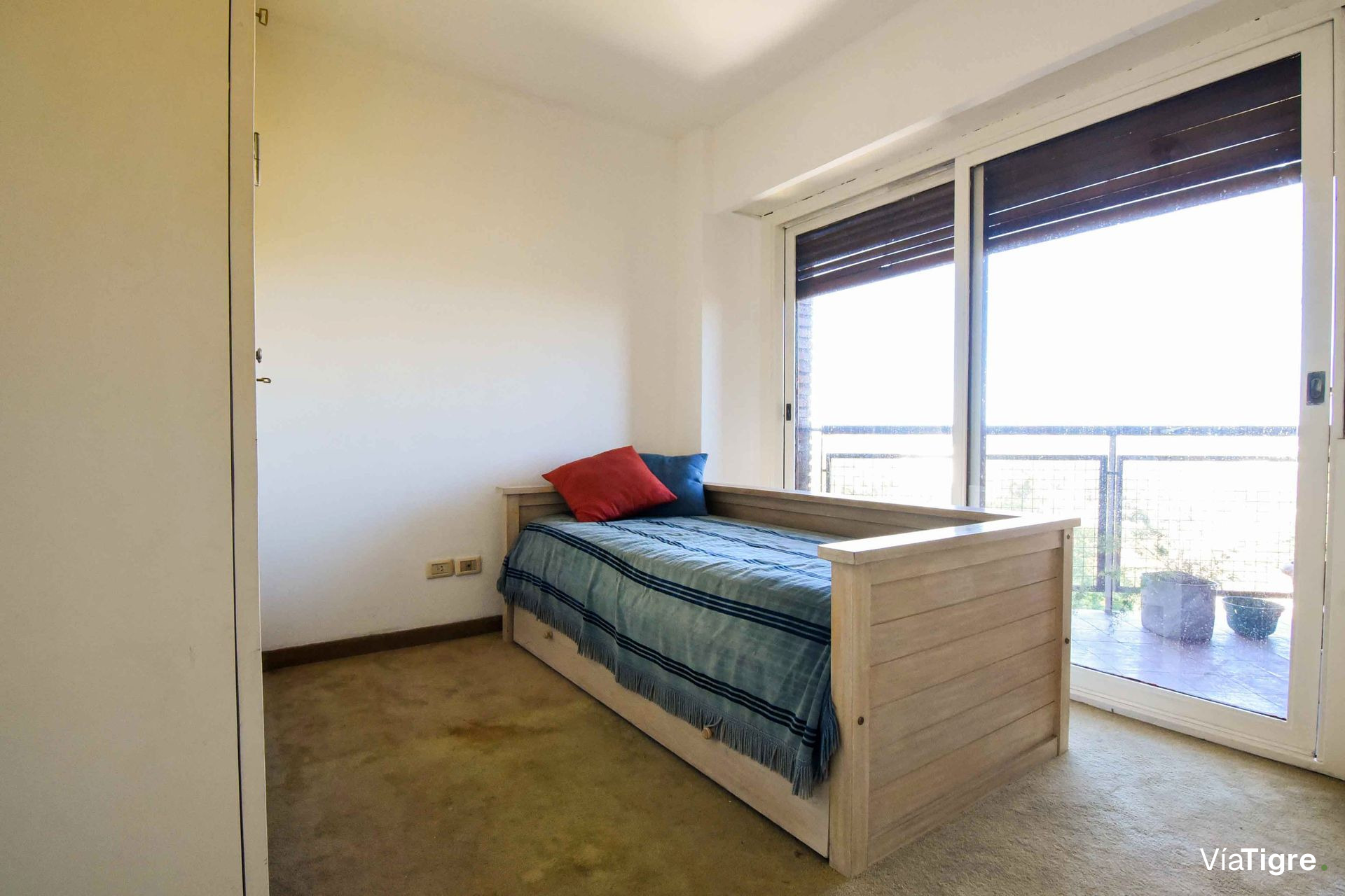 Venta 4 ambientes cochera La Lucila Apto Crédito