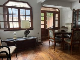 Venta Importante Casa De Estilo En Olivos