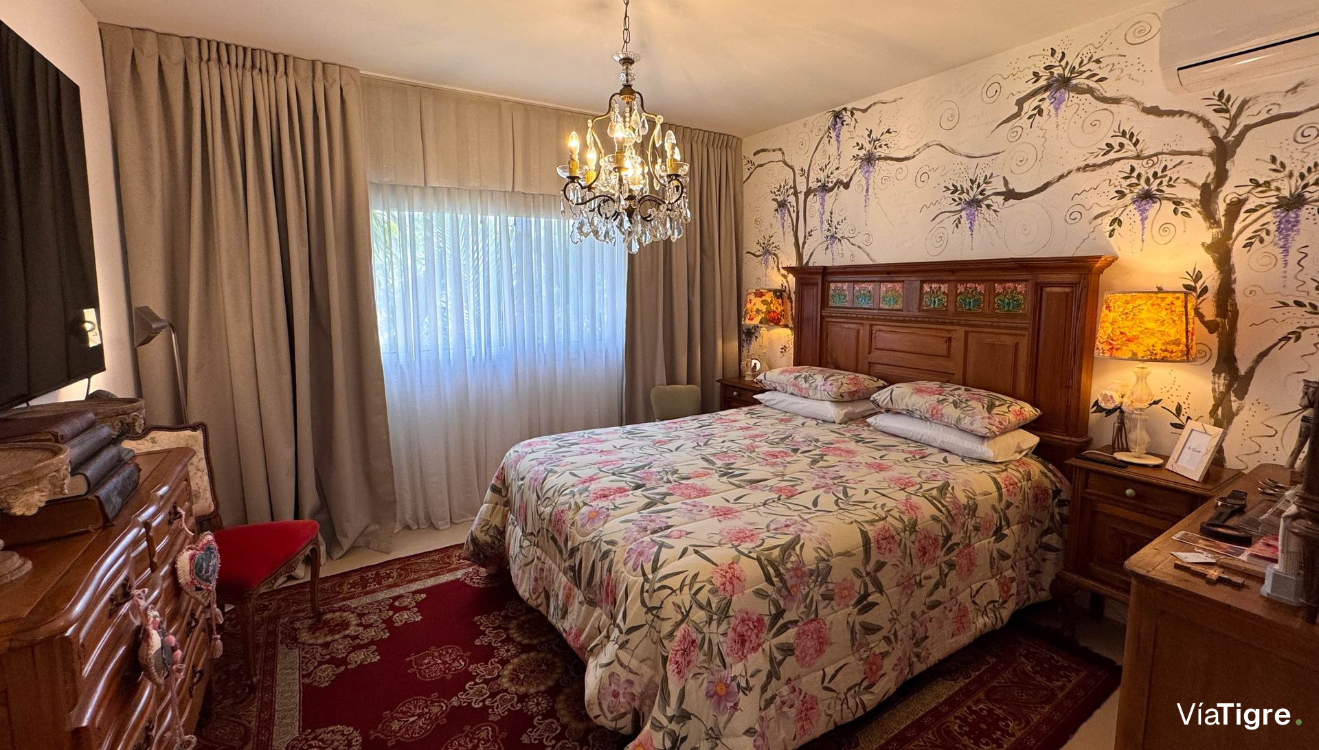 Casa 5 AMB. con PILETA y JARDÍN - Barrio SAN MARCO