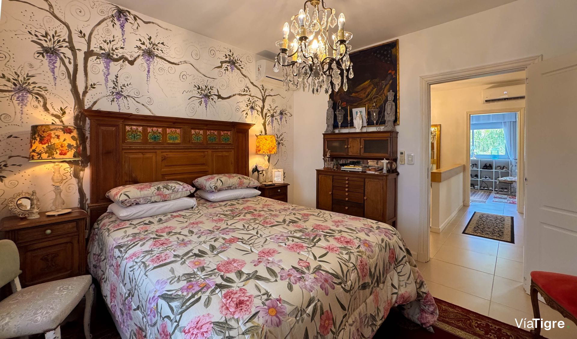 Casa 5 AMB. con PILETA y JARDÍN - Barrio SAN MARCO