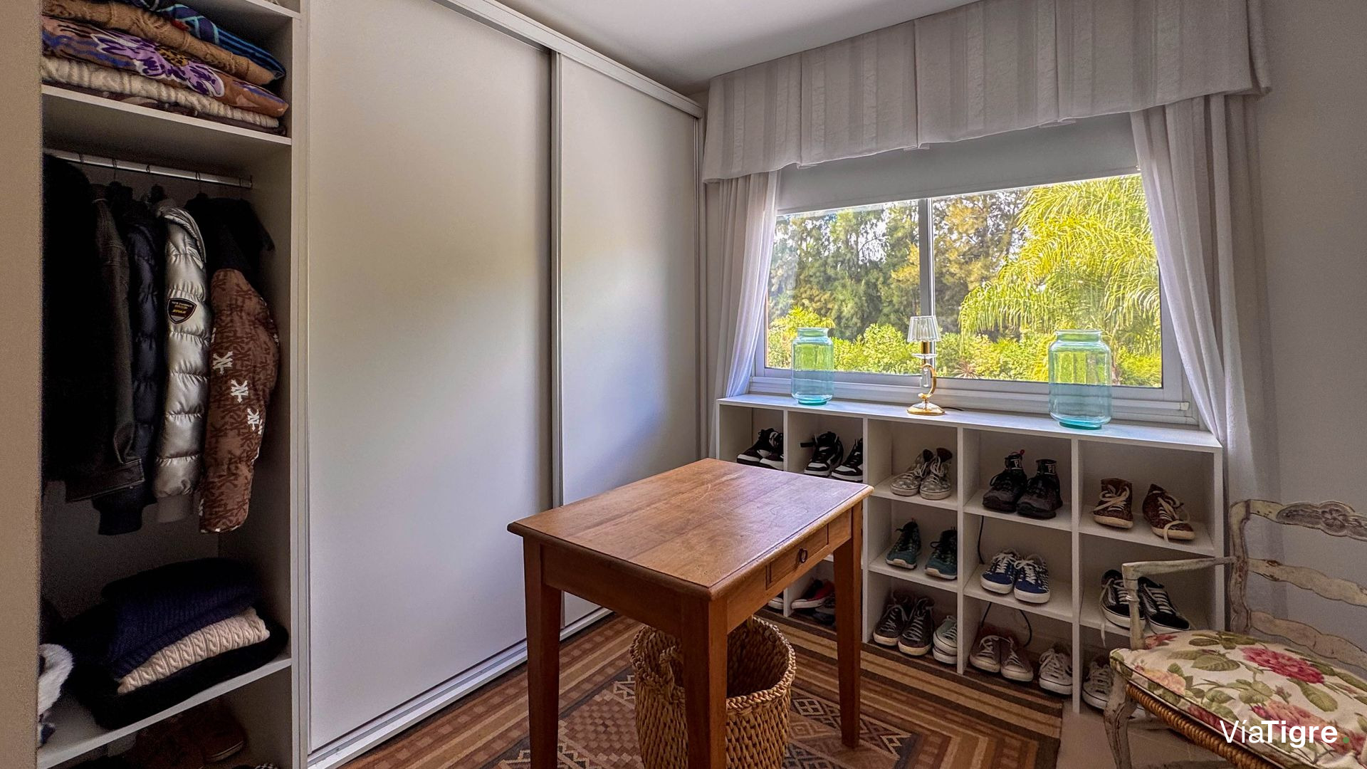 Casa 5 AMB. con PILETA y JARDÍN - Barrio SAN MARCO