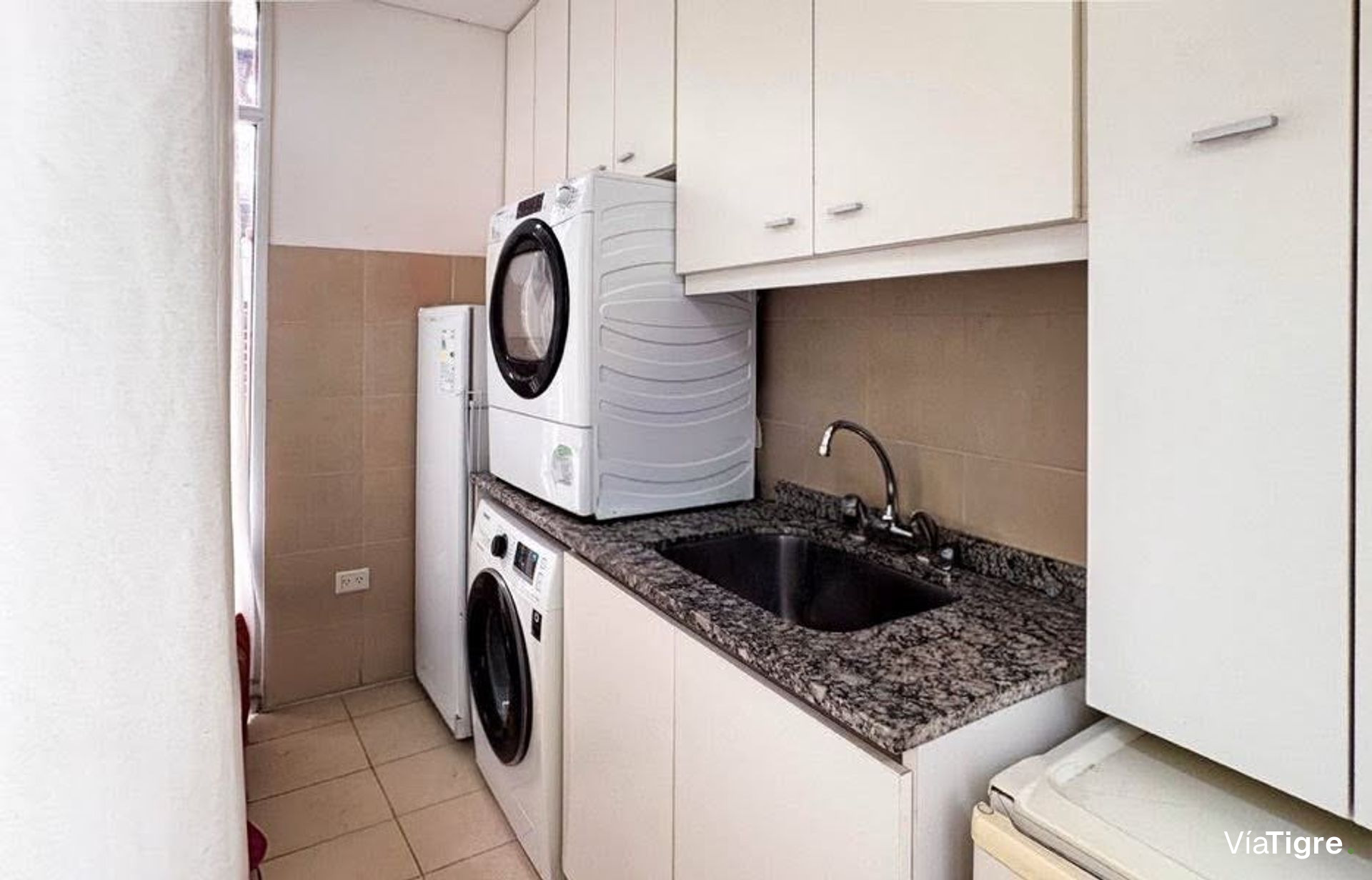 Casa 5 AMB. con PILETA y JARDÍN - Barrio SAN MARCO