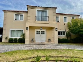 Venta Casa a la Laguna Santa Catalina, Villanueva