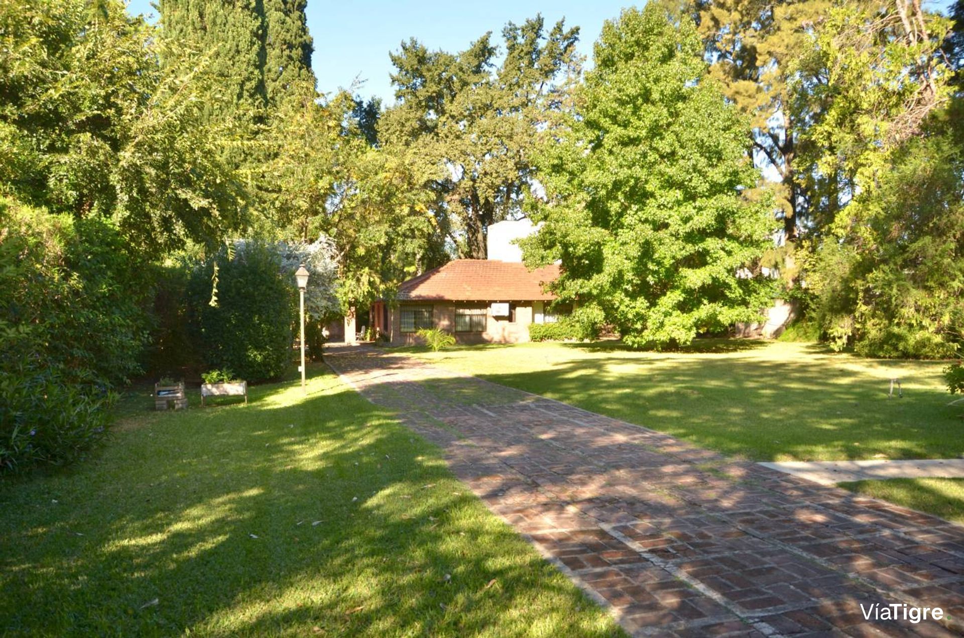 Quinta de 2100m² en Ricardo Rojas - 2 Casas