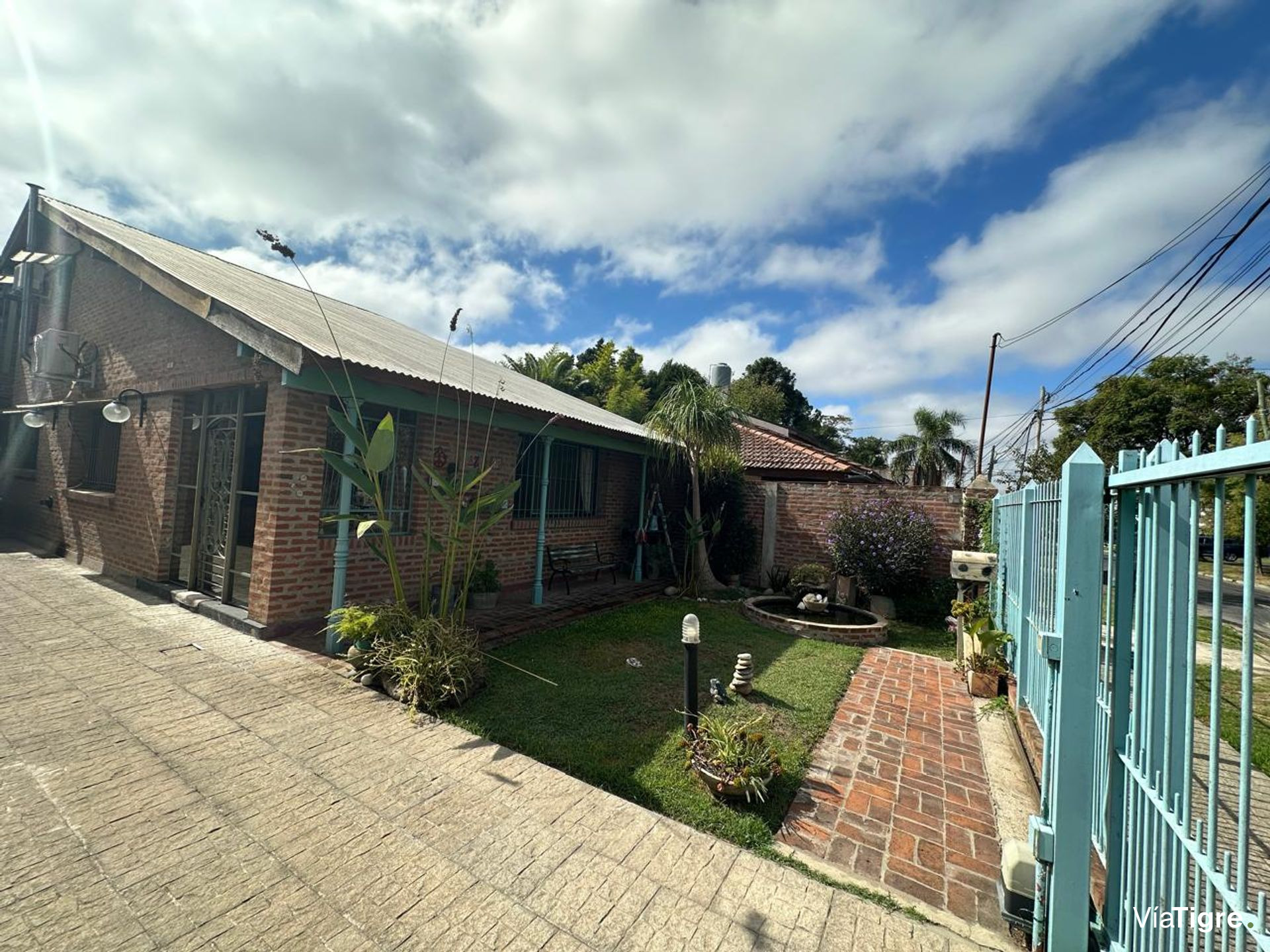 CASA VENTA DOS PLANTAS en BENAVIDEZ APTA CREDITO