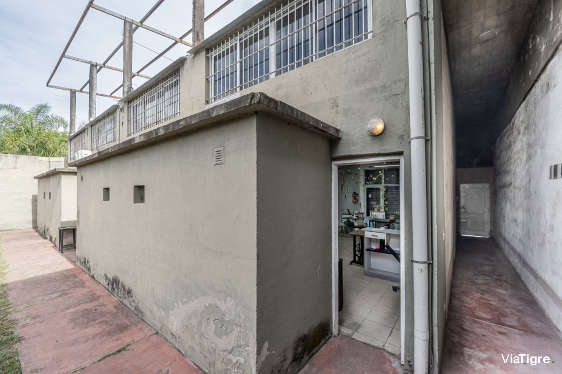 LOTE DE 318 m² CON 4 LOCALES EN VENTA EN TIGRE