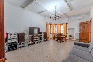 For Sale House 3‑bedroom with garden in LA LUCILA
