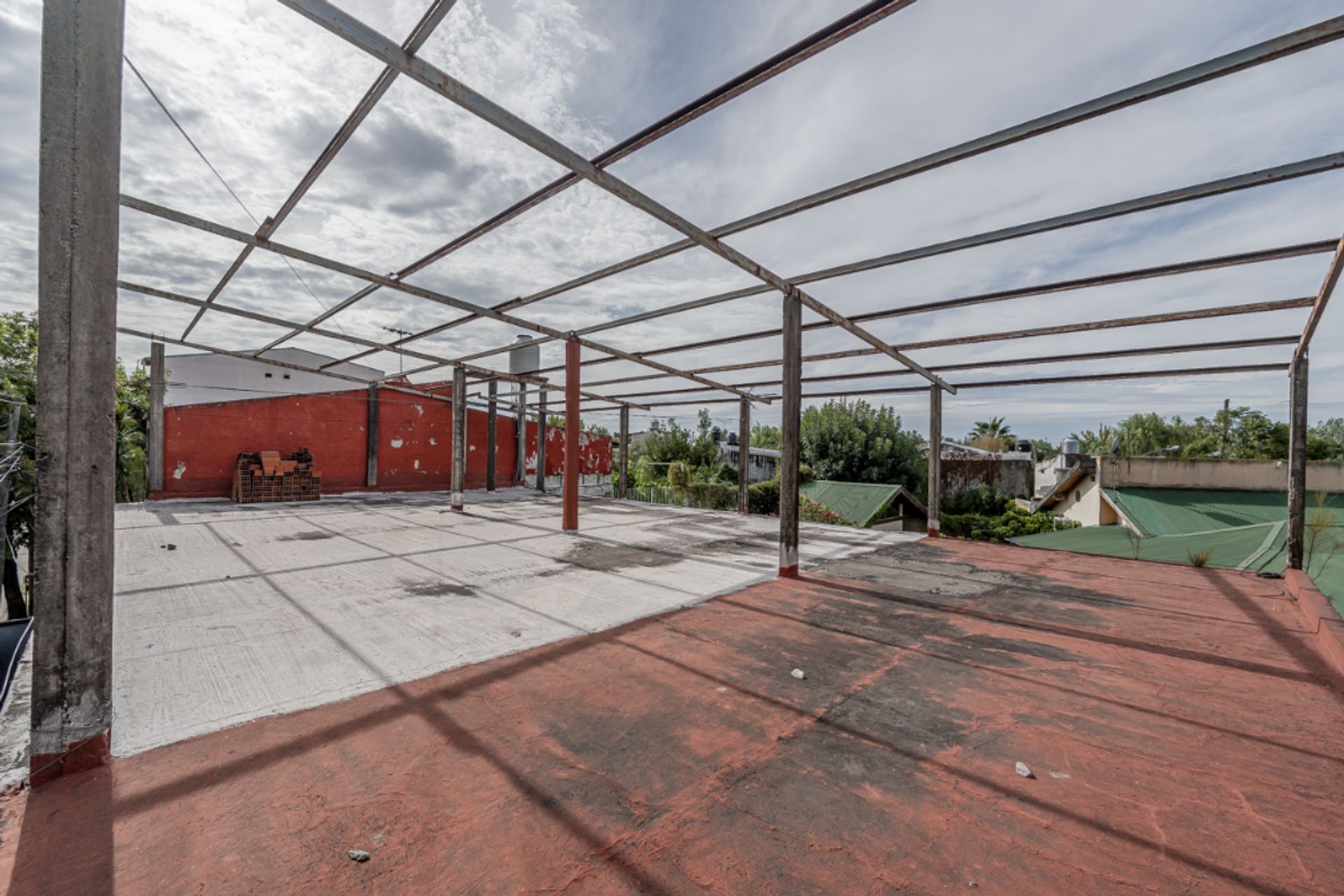 Lote de 318 m² con 4 locales en Tigre