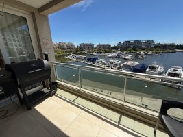 Depto de categoria con cochera en Bahia Nordelta