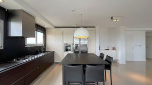 Luxury Penthouse in Enyoi 360° views to the lake