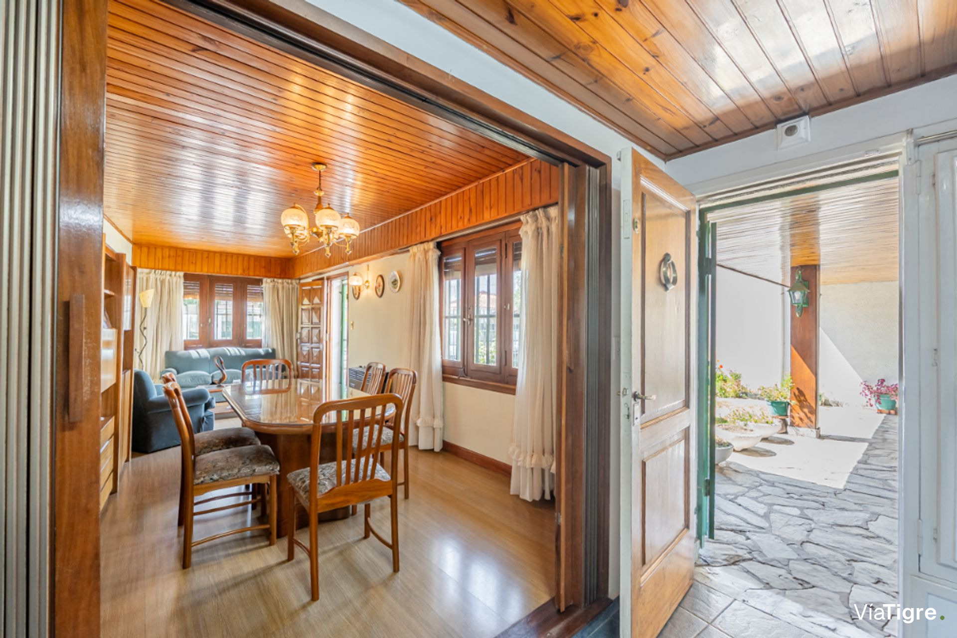 Venta casa con hermoso jardín en Boulogne.
