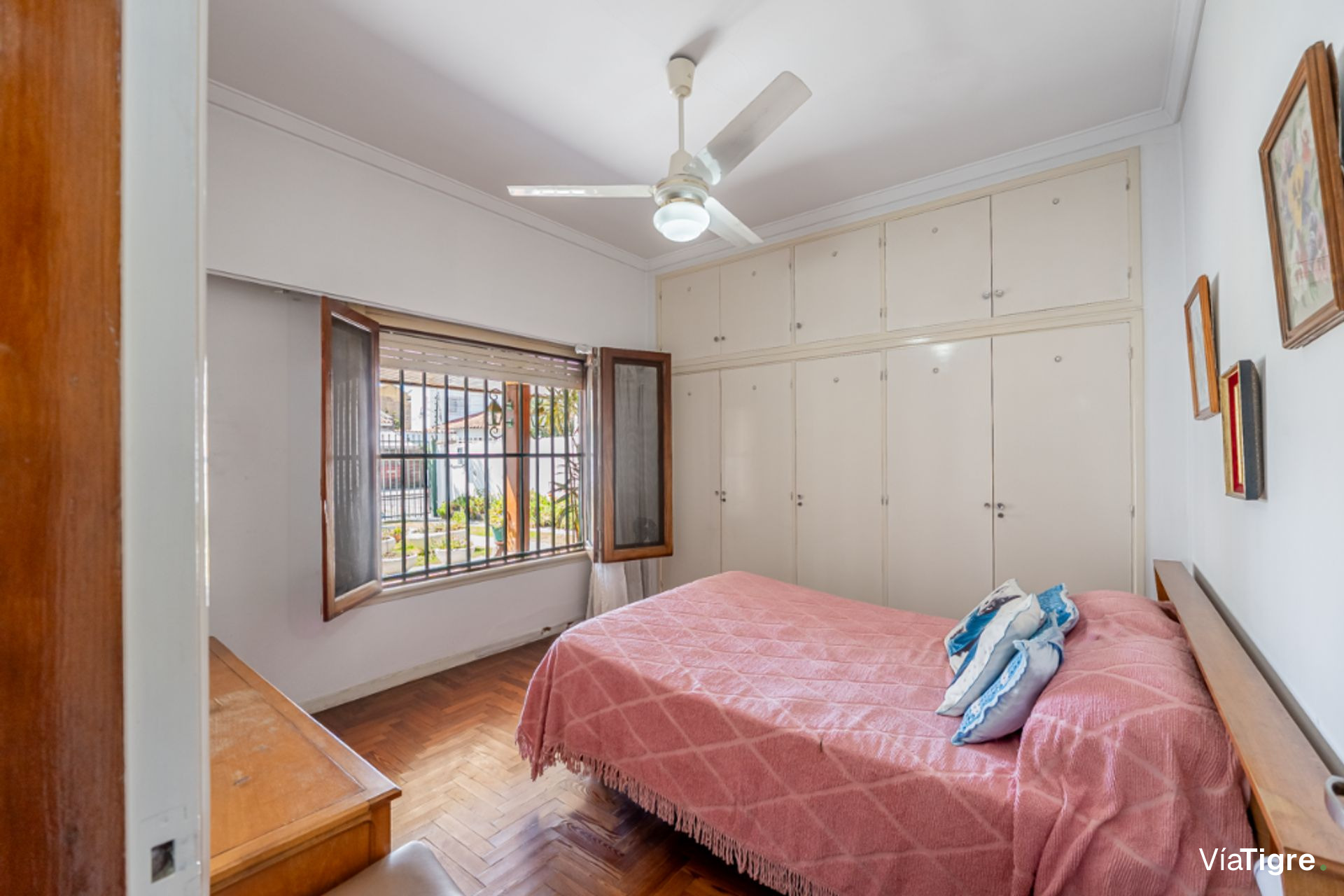 Venta casa con hermoso jardín en Boulogne.