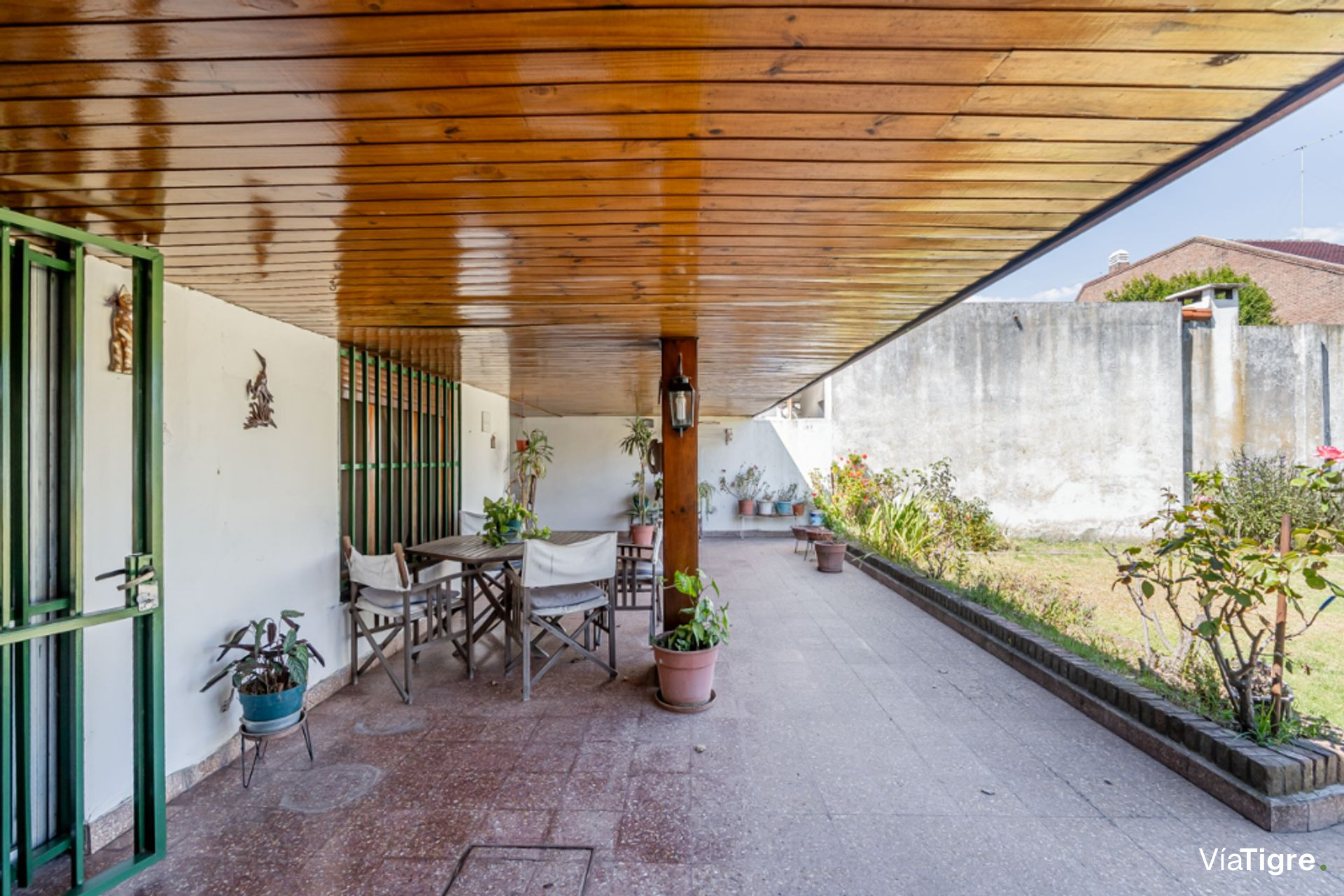 Venta casa con hermoso jardín en Boulogne.