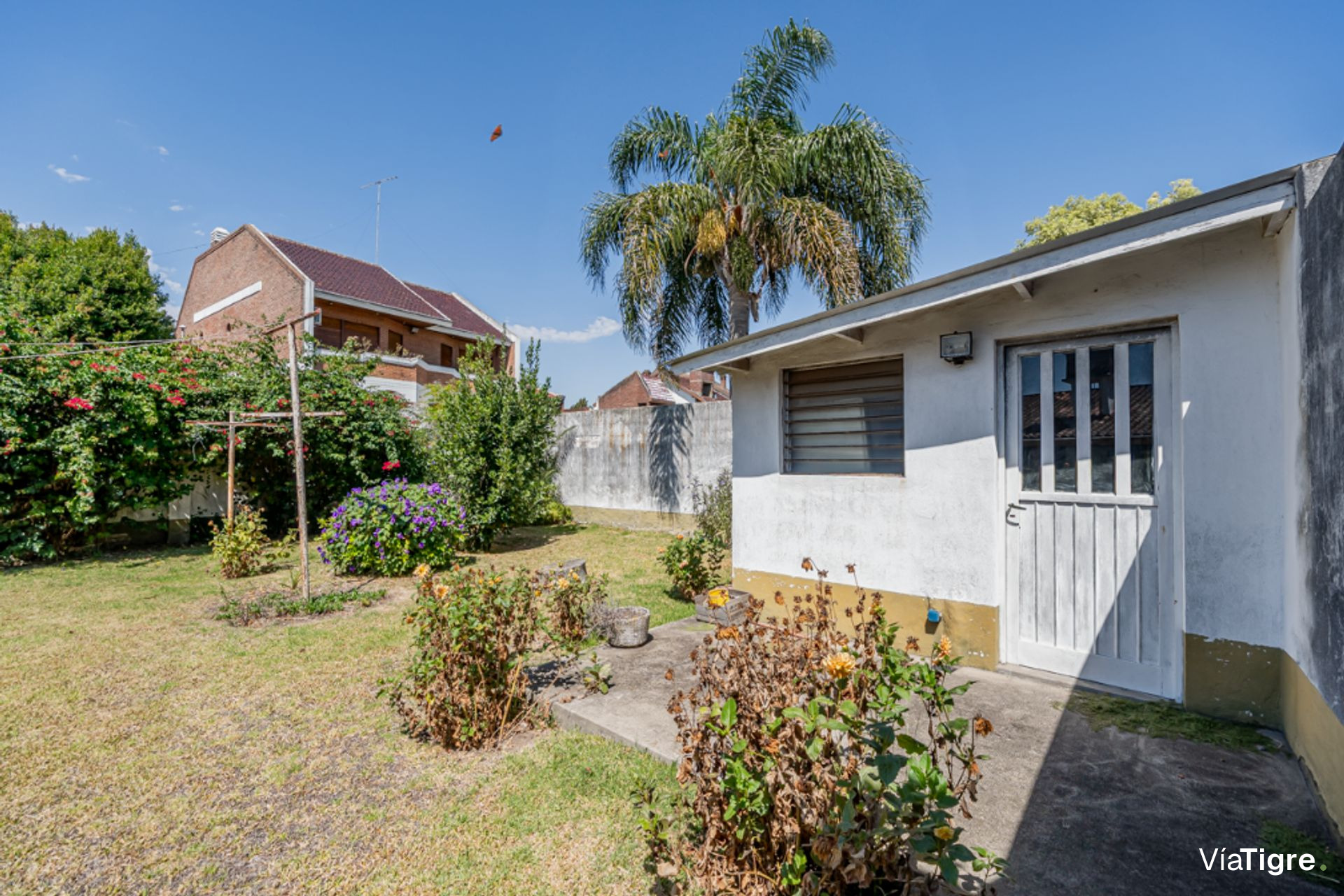 Venta casa con hermoso jardín en Boulogne.